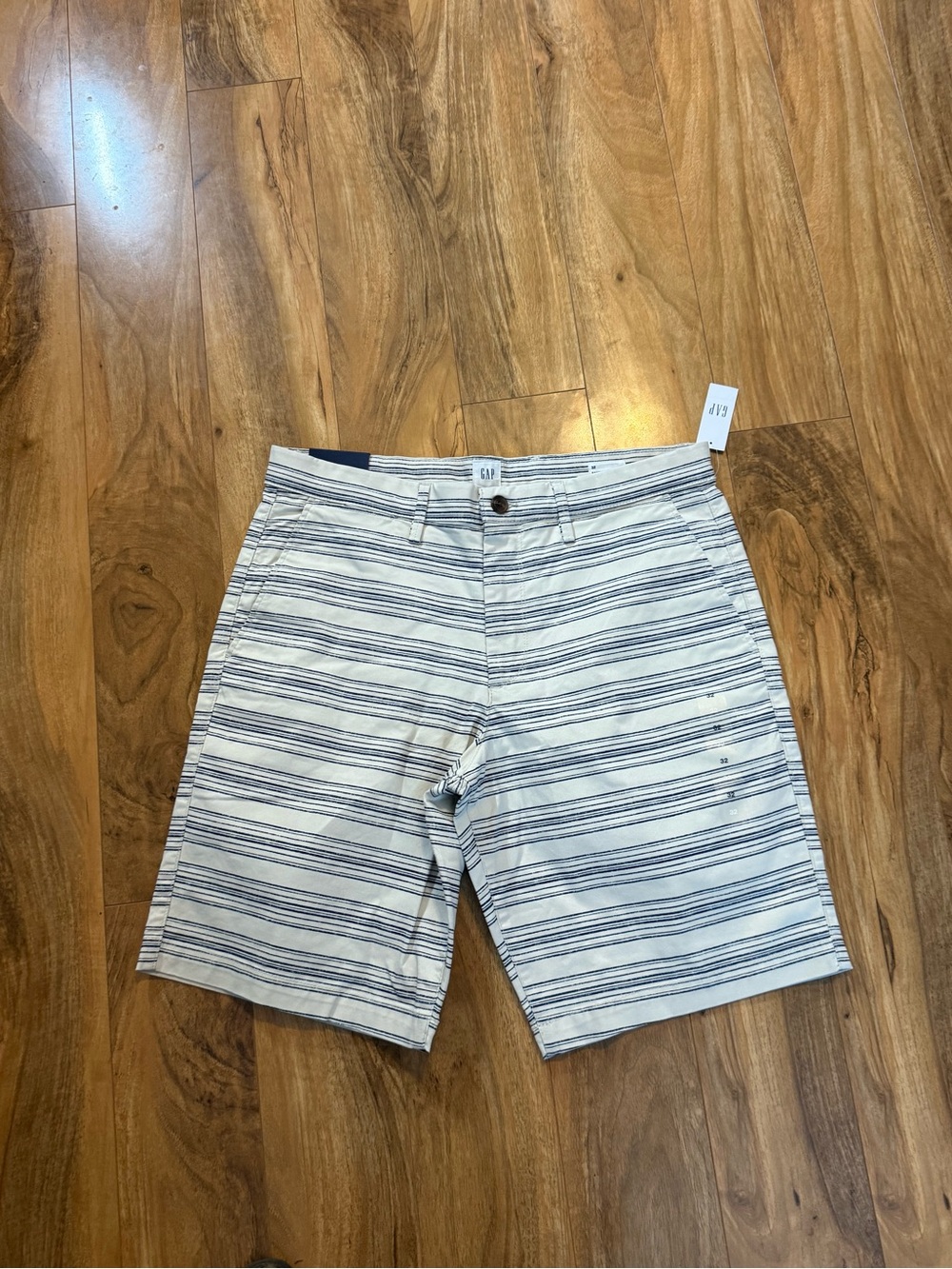 GAP White and Navy Striped Flat-Front Men's Shorts